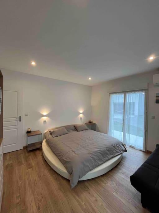 Apartment 2 Sur Propriete Prive De 3500m2 *