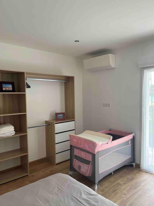 2 Sur Propriete Prive De 3500m2 Apartment *